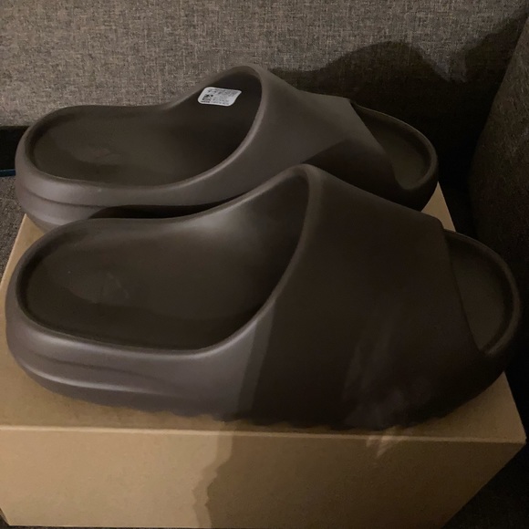 Yeezy slides - Picture 3 of 7